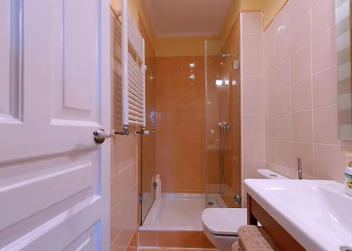 Apartamento Apartamento En Casa Con Jardin + Garaje. E-bi-201 Bilbau